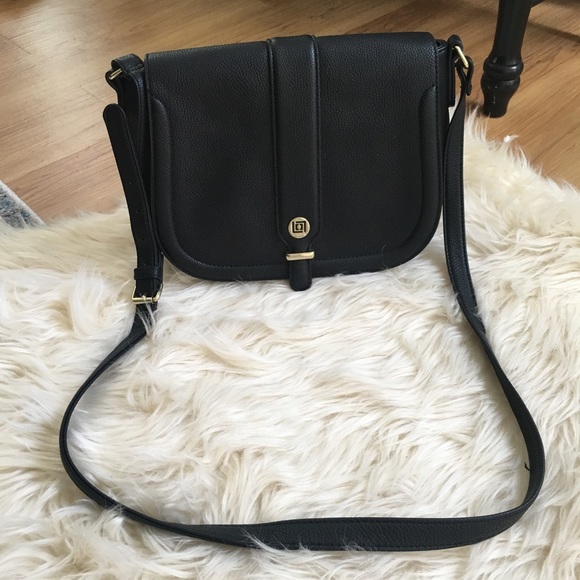 Liz Claiborne Handbags - Liz Claiborne Black leather Crossbody Shoulder Bag